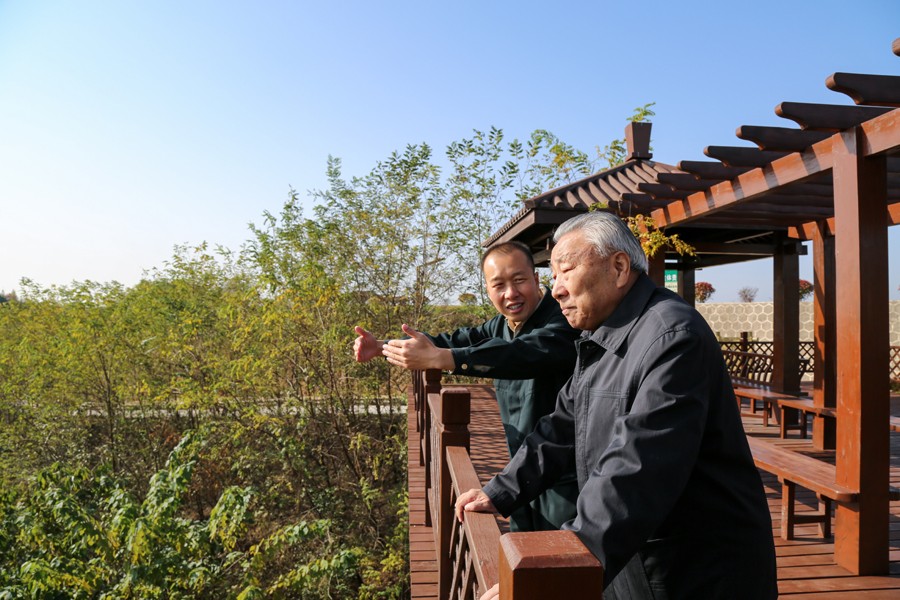 21-2019年10月，國家水利部原副部長王守強參觀金徽股份時盛贊：金徽股份是綠色礦山、文明礦山、美麗礦山。.jpg
