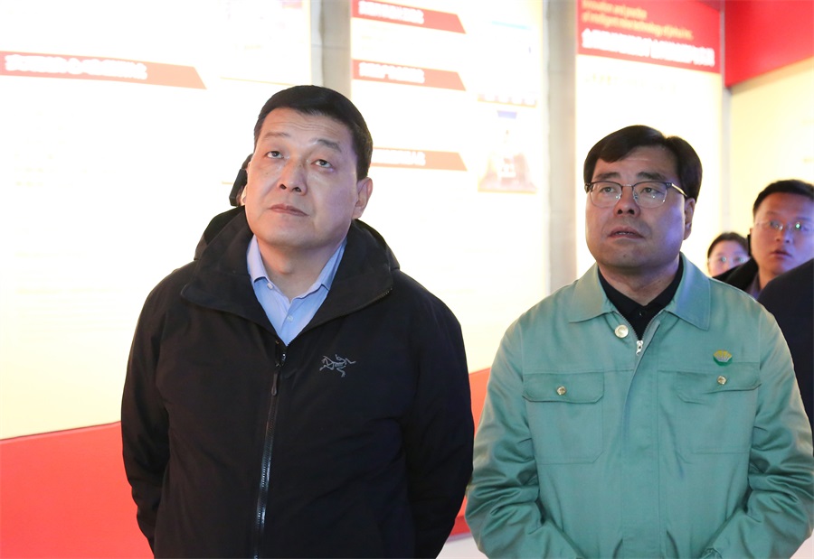 38-2023年12月，民建甘肅省委員會主任委員，全國政協(xié)委員，甘肅省政協(xié)常委，省生態(tài)環(huán)境廳廳長，省核安全局局長葛建團蒞臨金徽股份調(diào)研。.jpg